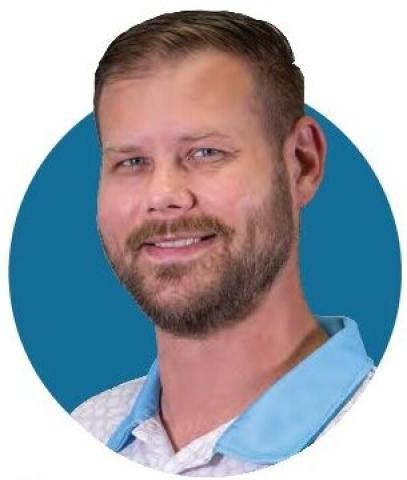 Portrait of Kyle Jaracz against a blue circular background