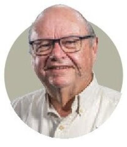 Portrait of Mark Radcliff.